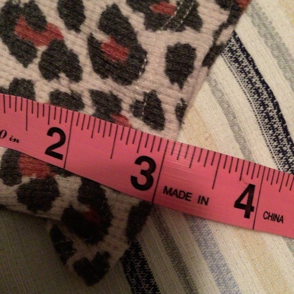 Womens Victoria’s Secret Leopard Print Shorts - Picture 7 of 7